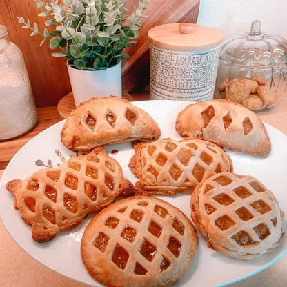3PCS Christmas Hand Pie Molds Mini Pie Dough Press Tool Circle Semicircle and Rectangle Shapes Fits Most Kind of Festivals, Theme Parties(White)